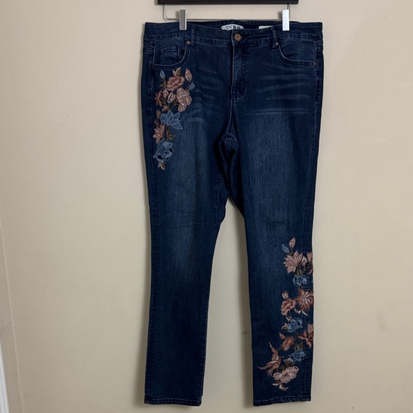 Code Bleu Floral Embroidered Women's Straight Leg Jeans size 14W Western Boho - Picture 1 of 10